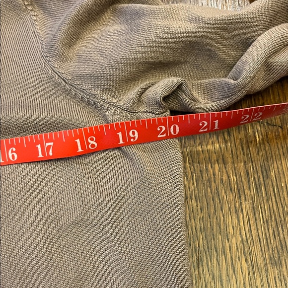 Elegant Brown Women's Cardigan with Button Accents - Picture 6 of 7